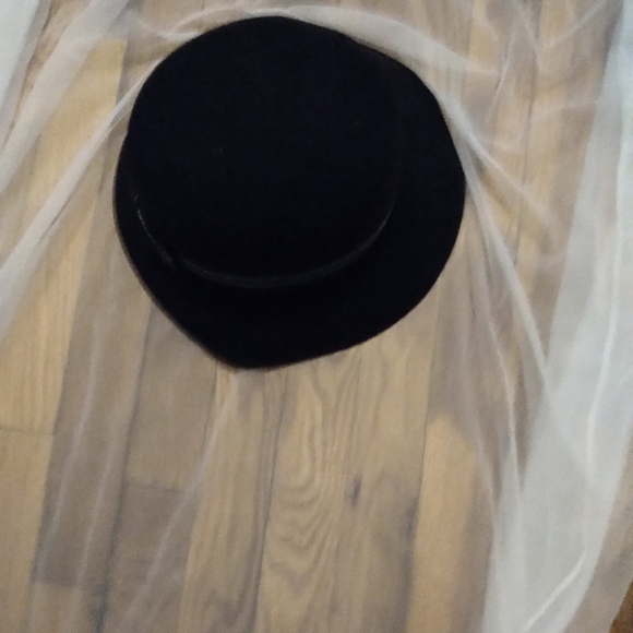 hat - Picture 3 of 5